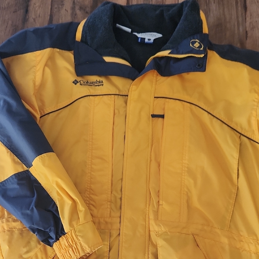 Columbia Men's Performance Jacket in Yellow and Navy